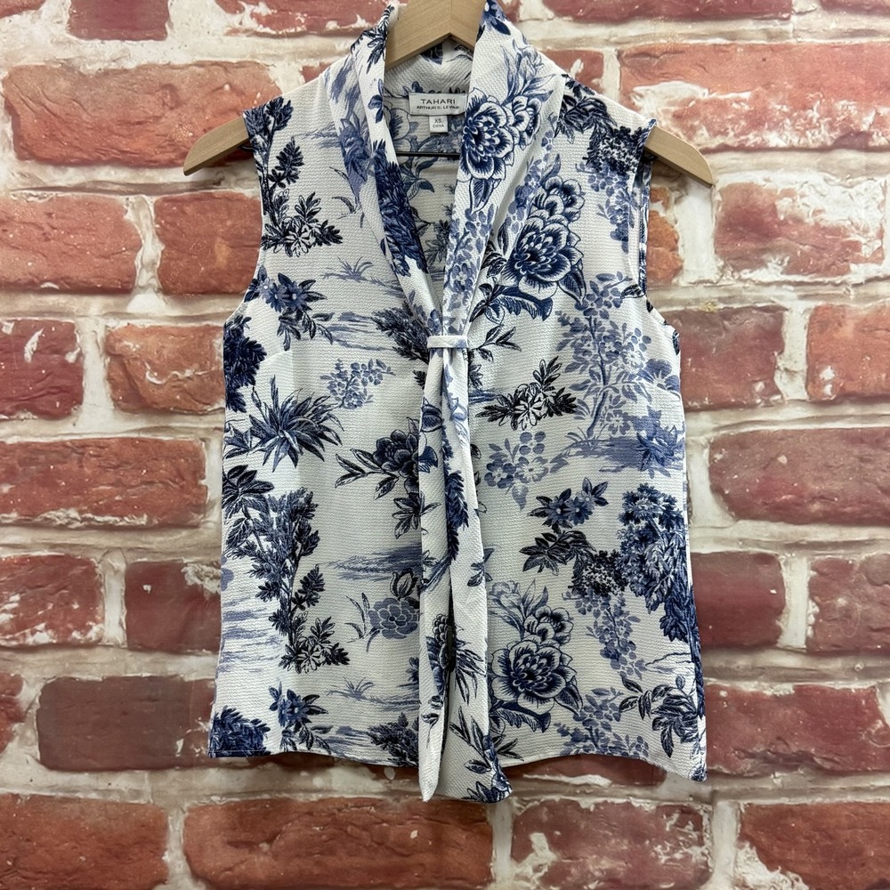 Tahari ASL Top Women's XS White Blue Cottage Chic Garden Floral Tie Neck Shirt